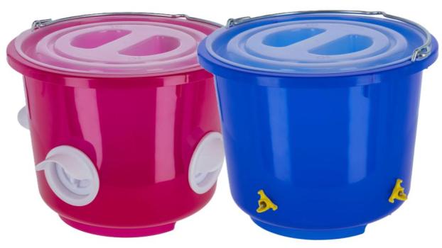 Futtereimer und Tränkeeimer für Geflügel - 4 Öffnungen, jeweils 12 Liter, sauberes füttern