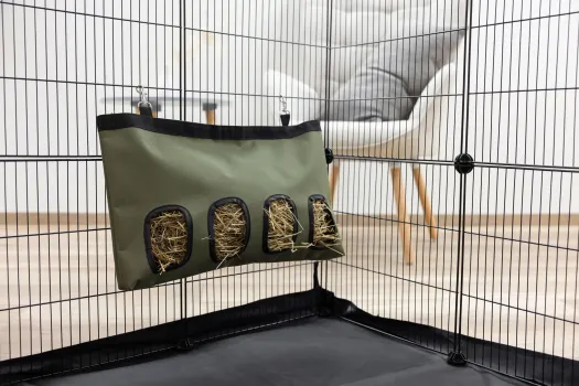 Heuraufe Nager - Heutasche mit Futteröffnungen für Meerschweinchen, Kaninchen und andere Kleintiere, saubere Fütterung, kaum Verlust