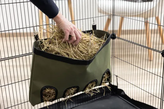 Heuraufe Nager - Heutasche mit Futteröffnungen für Meerschweinchen, Kaninchen und andere Kleintiere, saubere Fütterung, kaum Verlust