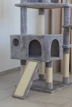 Kratzbaum Levi Kerbl für Katzen - hoher Katzenbaum 167 cm für kleine bis mittelgroße Katzen, ideal für mehrere Katzen