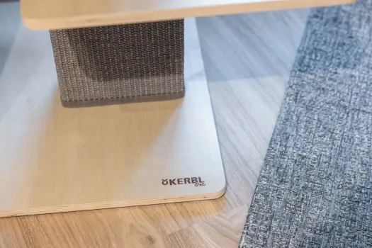 Kratzbaum Noah IV grau - Kerbl Designer Katzenbaum Echtholz, eckige Kratzsäulen, als Eckkratzbaum geeignet