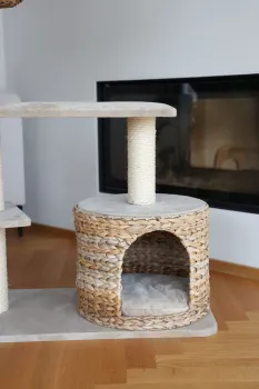 Katzen Kratzbaum Kerbl Banana Leaf Jade - handgeflochtene Liegefläche und Höhle aus nachhaltigen Bananenblättern