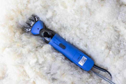 Kerbl Schafschermaschine FarmClipper 4 inkl. Schermesser Set - Schermaschine für Schafe