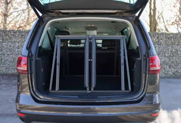 Auto Hundebox - Alu-Transportbox Vacation mit Antirutschmatte, eintürig oder zweitürig, schwarz