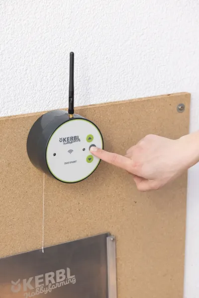 Automatische Hühnerklappe mit WLAN und App Kerbl Duo Smart