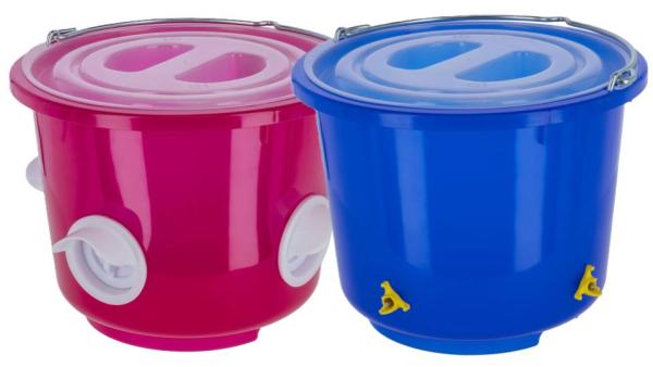 Futtereimer und Tränkeeimer für Geflügel - 4 Öffnungen, jeweils 12 Liter, sauberes füttern