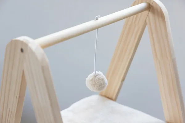 Designer Kratzbaum Kerbl Ladder 2.0 - Katzenkratzbaum und Katzenleiter in Einem, mit Hängematte und 2 Liegeflächen 104 cm