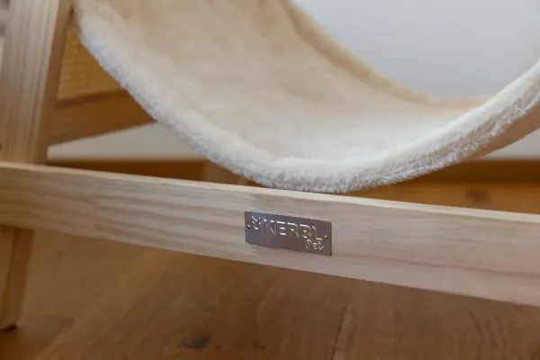 Designer Kratzbaum Kerbl Ladder 2.0 - Katzenkratzbaum und Katzenleiter in Einem, mit Hängematte und 2 Liegeflächen 104 cm