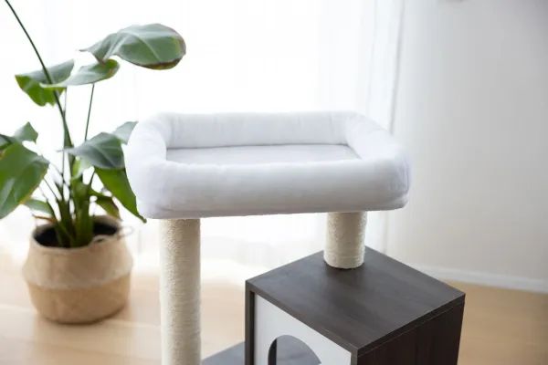 Kratzbaum für Katzen Flair - 86 cm - weiß / grau Echtholz, Designer Katzenbaum im edlen Look
