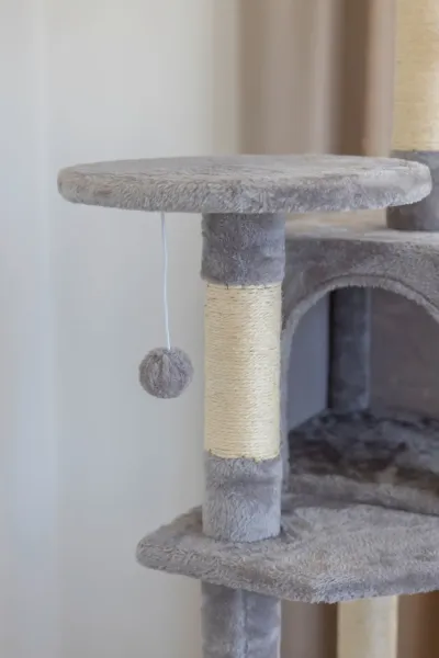 Kratzbaum Levi Kerbl für Katzen - hoher Katzenbaum 167 cm für kleine bis mittelgroße Katzen, ideal für mehrere Katzen
