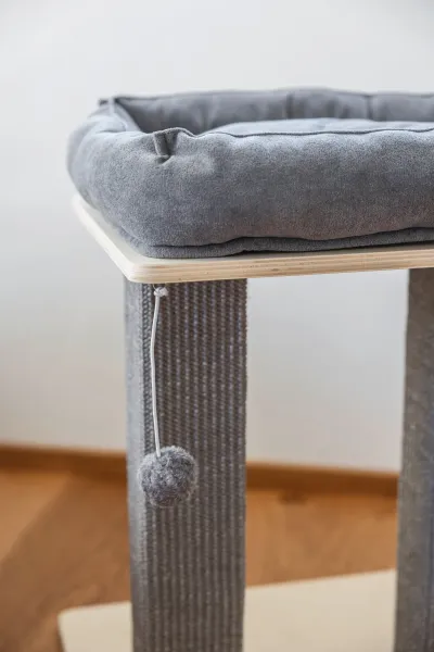 Kratzbaum Noah I grau - Kerbl Katzenbaum, gemütliches, waschbares  Katzenbett, eckige Kratzsäulen, als Eckkratzbaum geeignet