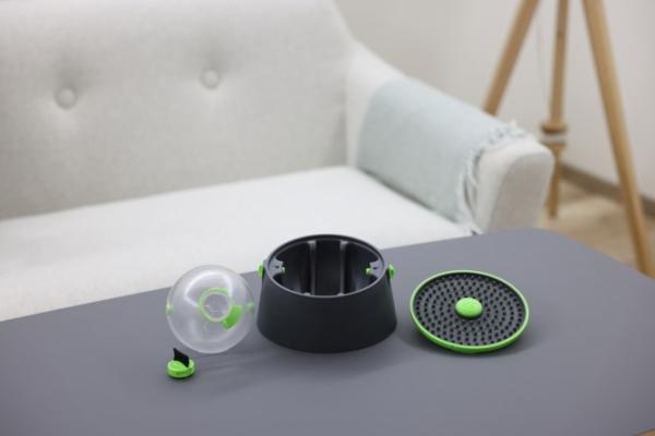 Multifeeder - Snackball, Futterbar und Schleckteller in Einem für Hunde und Katzen